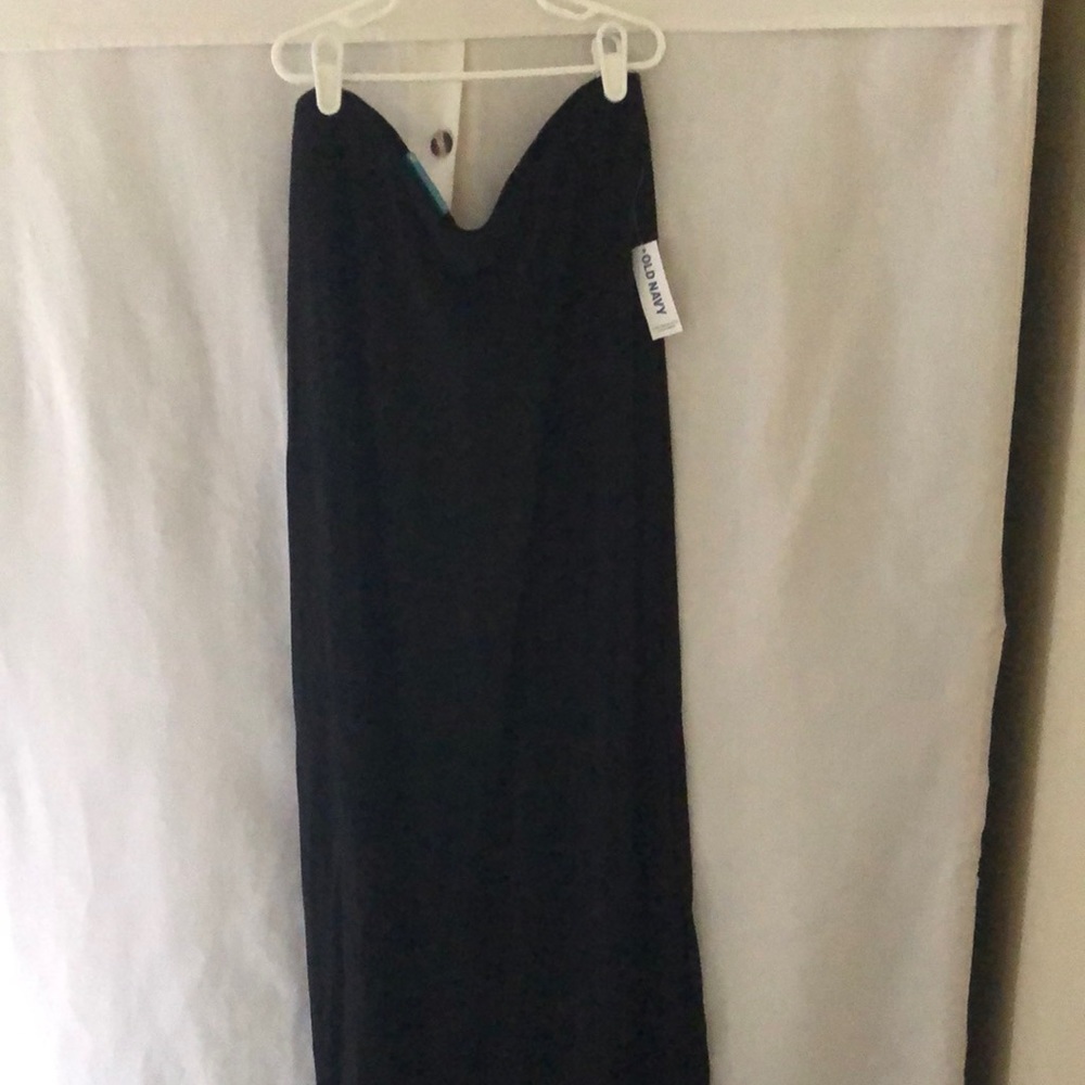 Old navy black jersey maxi skirt. Size large NWT
